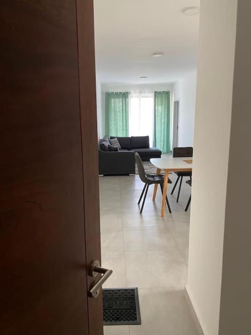 Modern Flat In Flic En Flac-Walk To The Beach Exterior photo